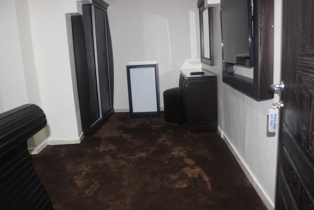 Peace Way Hotel Petra Екстер'єр фото